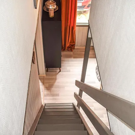 شقة Cozy In With Kitchen *